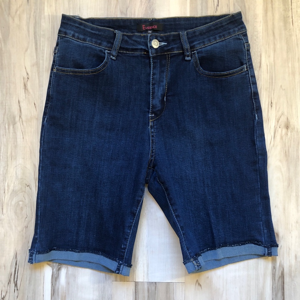 Evidence Womens M Denim Bermuda Shorts 28" Dark Wash Stretch Jorts Raw Hem 8.5"